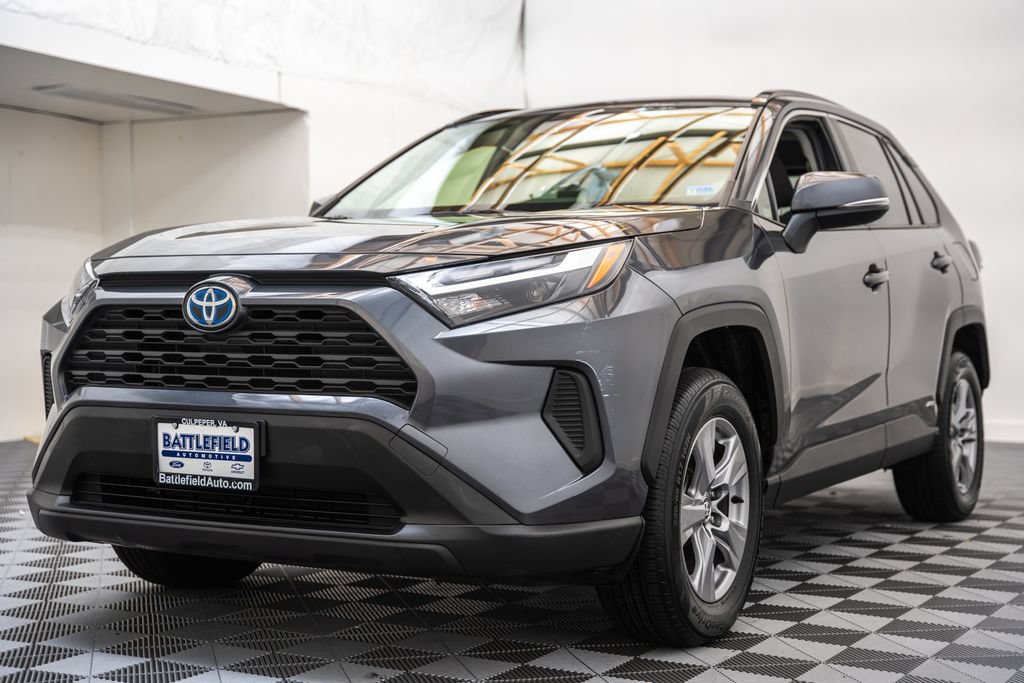 Certified 2024 Toyota RAV4 XLE w/ Convenience Package AWD/4WD image 3