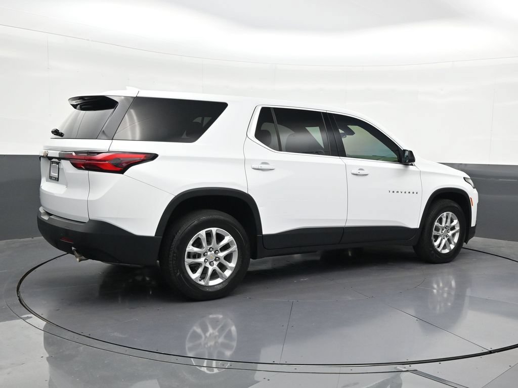 Used 2023 Chevrolet Traverse LS FWD image 5