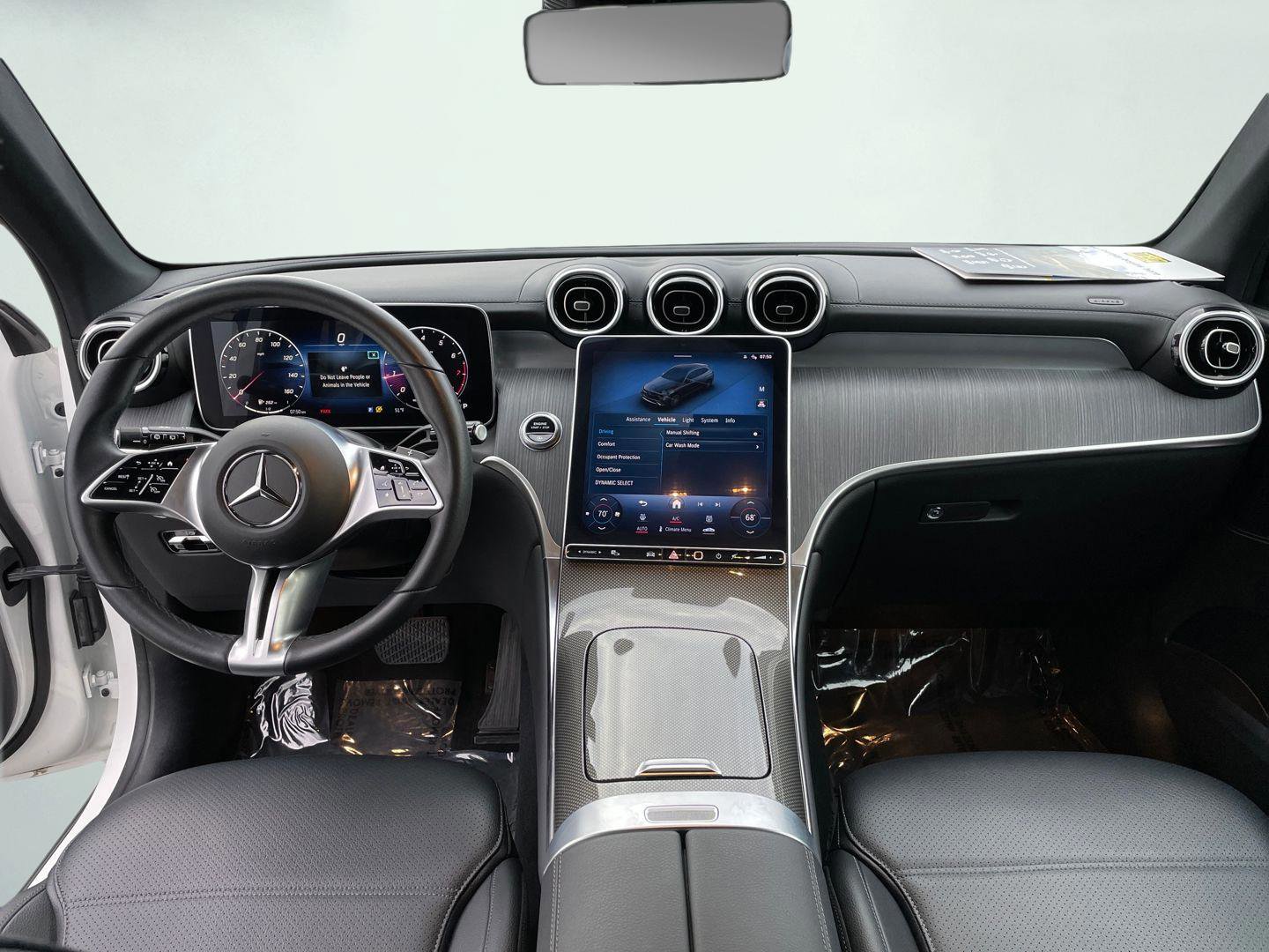 Used 2024 Mercedes-Benz GLC 300 4MATIC image 18