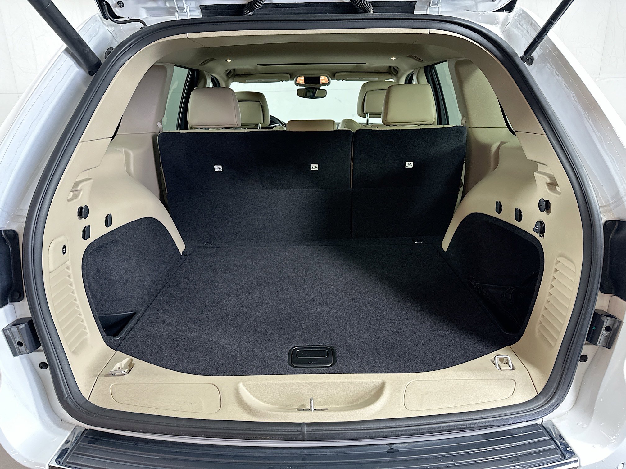 Used 2020 Jeep Grand Cherokee Limited image 26