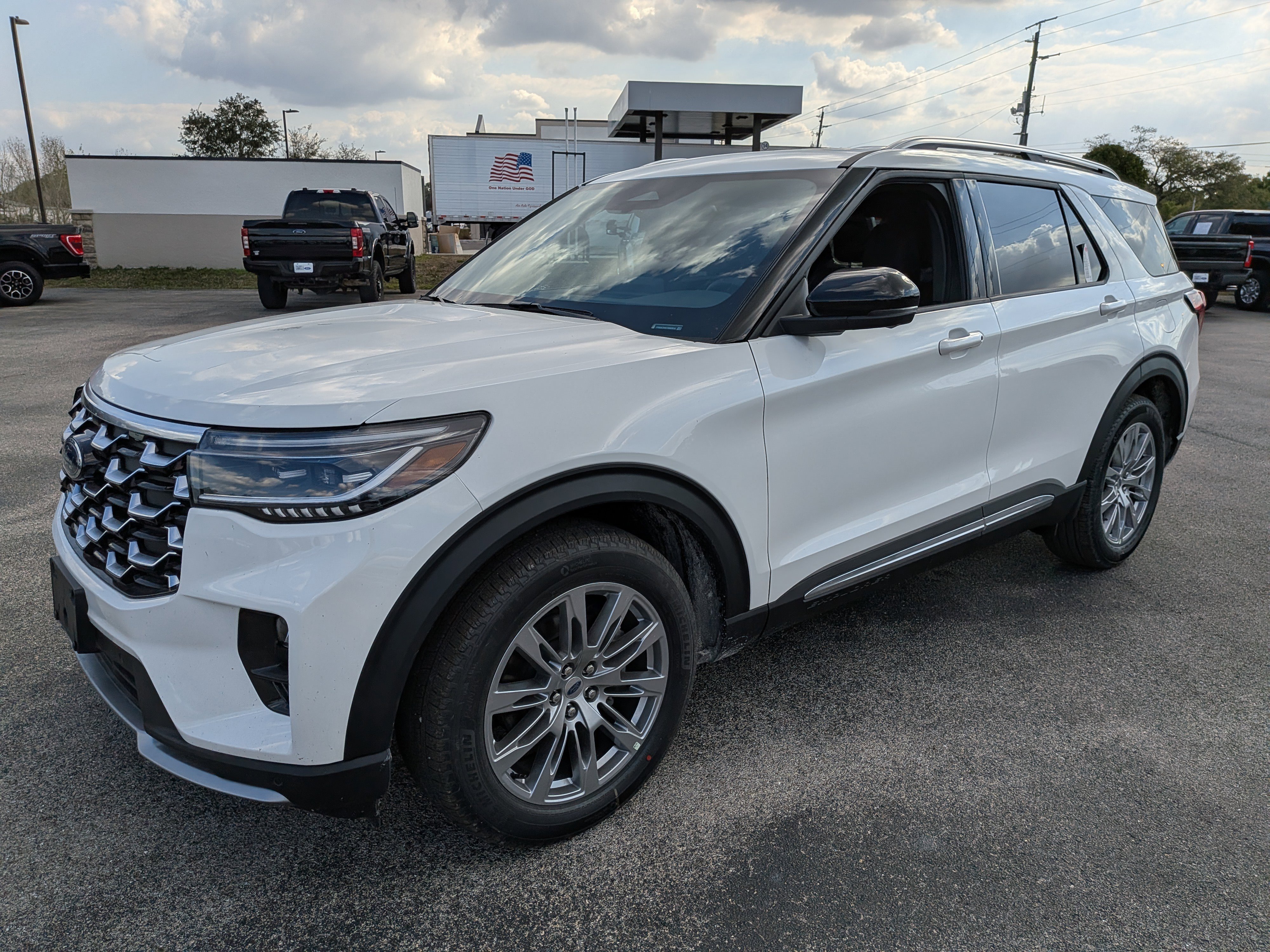 New 2026 Ford Explorer Platinum RWD image 8