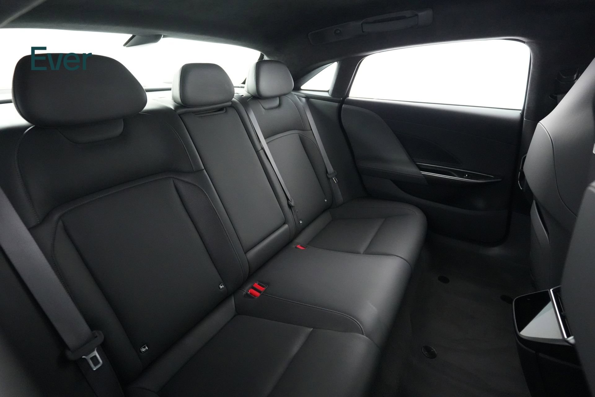 Used 2023 Lucid Air Pure image 5