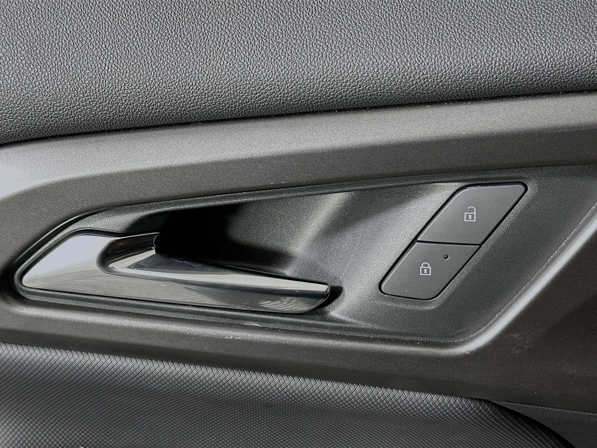 Used 2025 Chevrolet Equinox EV LT image 14