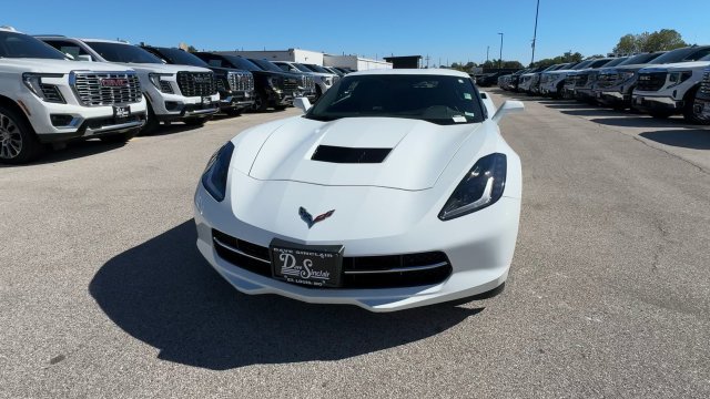 Used 2017 Chevrolet Corvette Stingray Coupe w/ 1LT RWD image 4