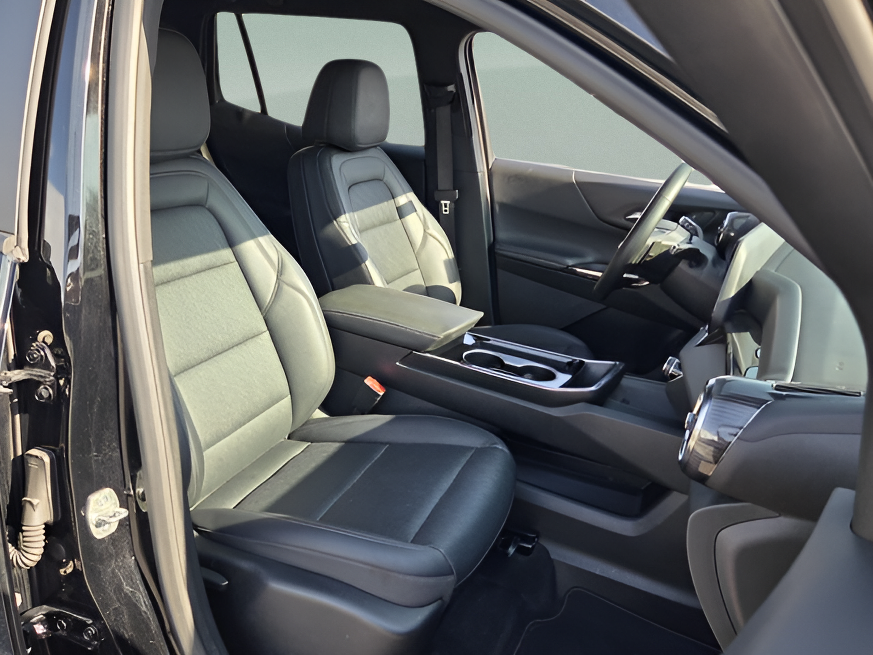 Used 2025 Chevrolet Equinox LT w/ Convenience Package II AWD/4WD image 15