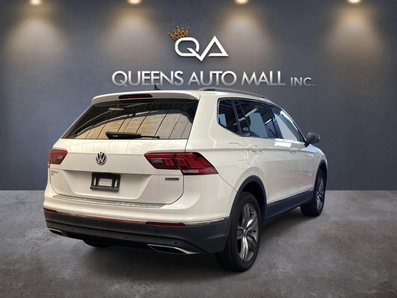 Used 2021 Volkswagen Tiguan SEL w/ 3rd Row Seat Package AWD/4WD image 6