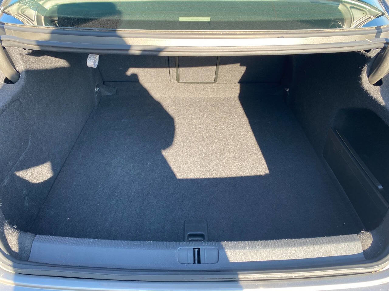 Used 2011 Volkswagen CC Sport image 25