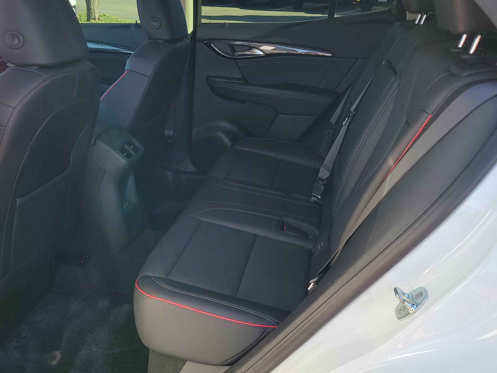 Used 2023 Buick Envision Essence w/ Sport Touring Package AWD/4WD image 8