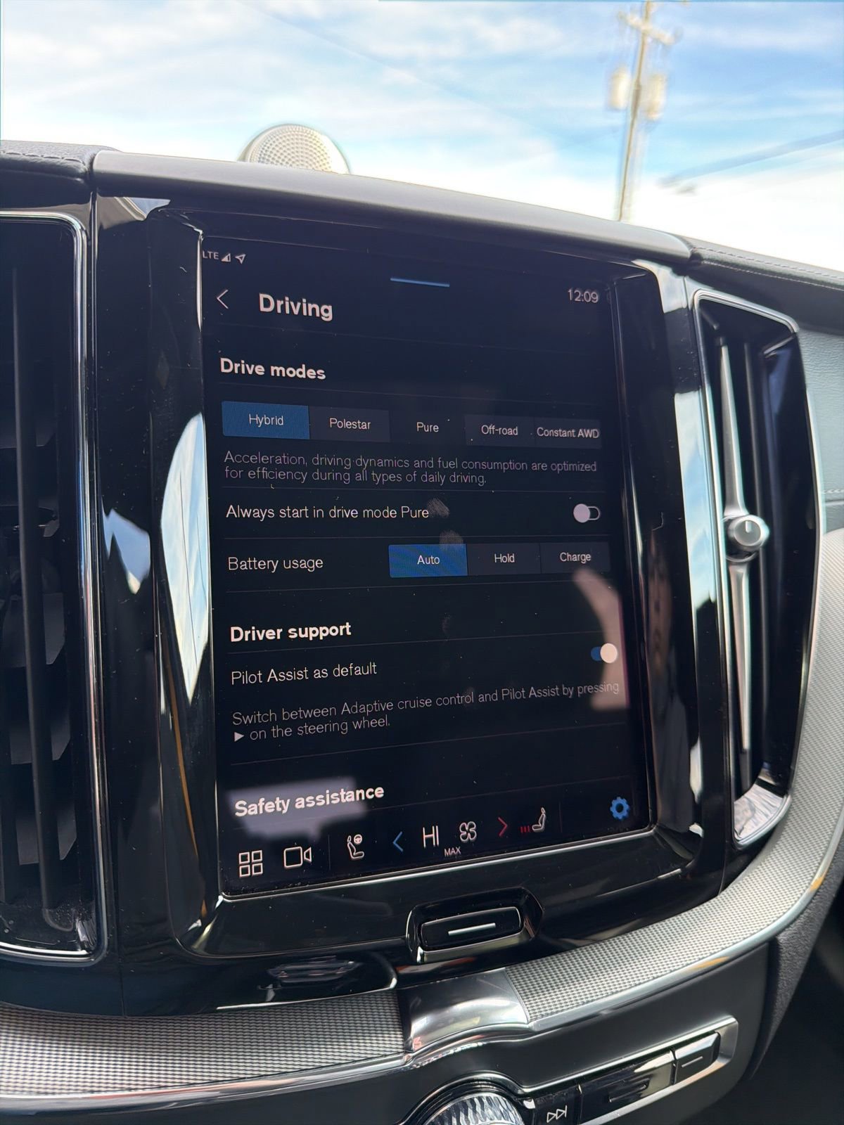 Used 2024 Volvo XC60 T8 Polestar w/ Protection Package Premier image 45