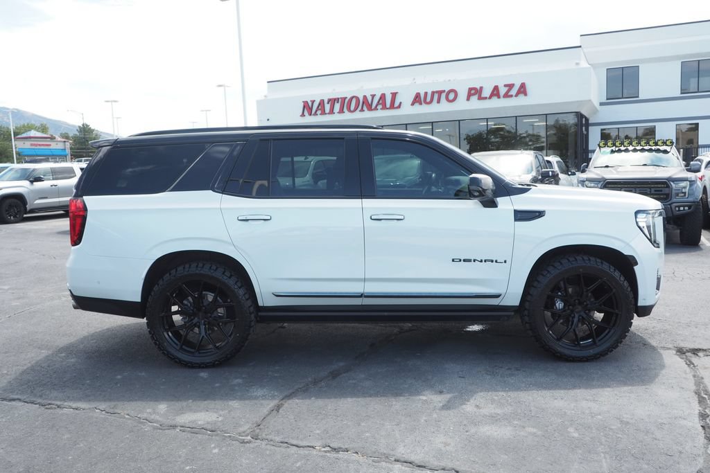 Used 2023 GMC Yukon Denali Ultimate AWD/4WD image 4