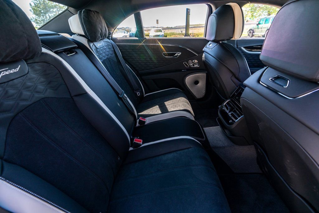 New 2025 Bentley Flying Spur Plug-In Hybrid image 57