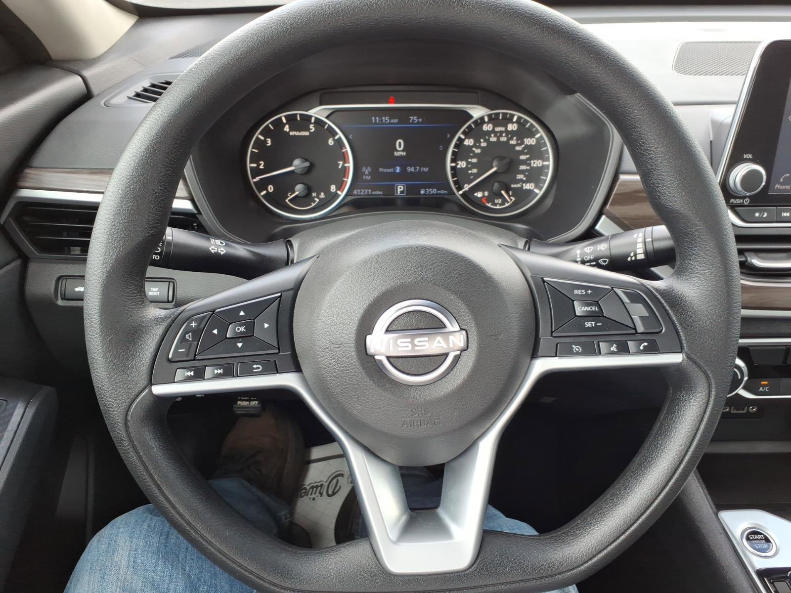 Used 2025 Nissan Altima 2.5 SV FWD image 18