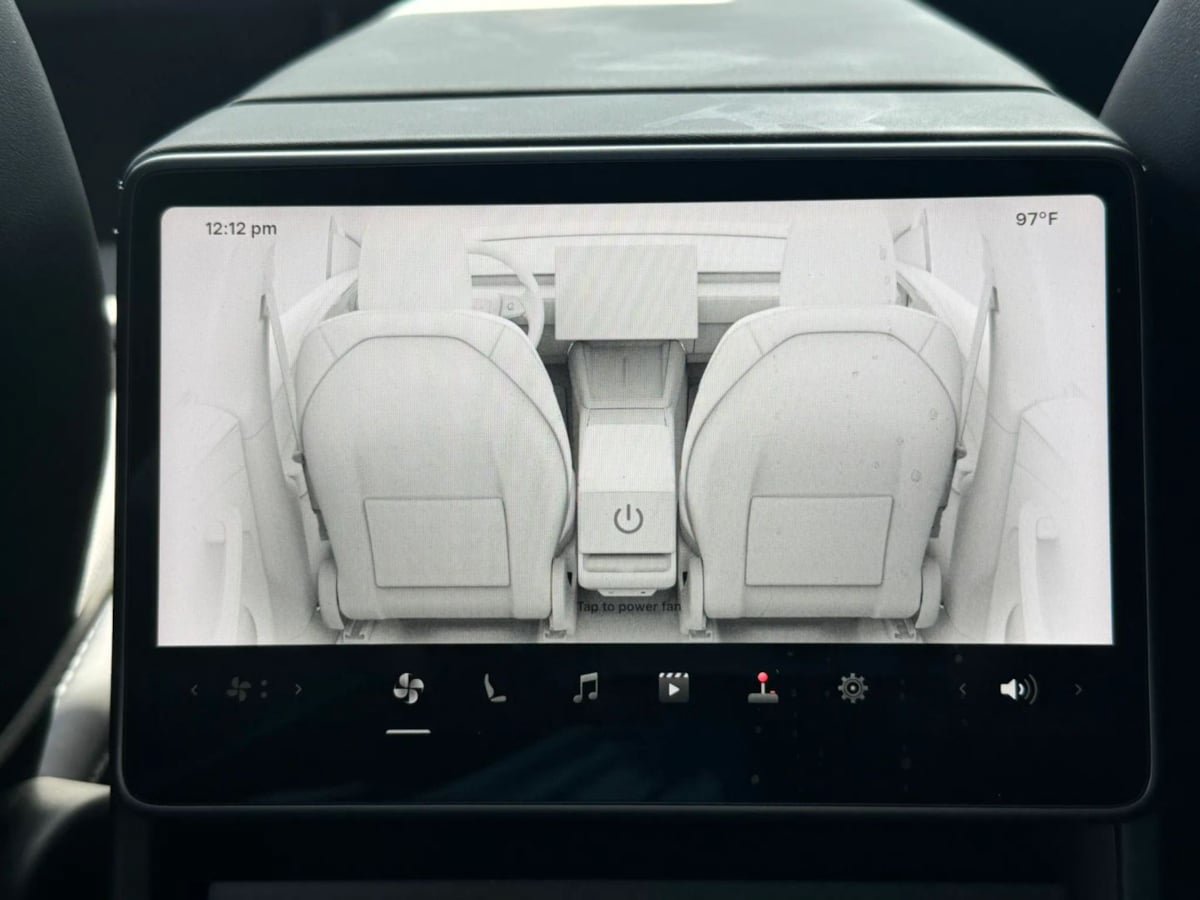Used 2026 Tesla Model Y 2WD image 19