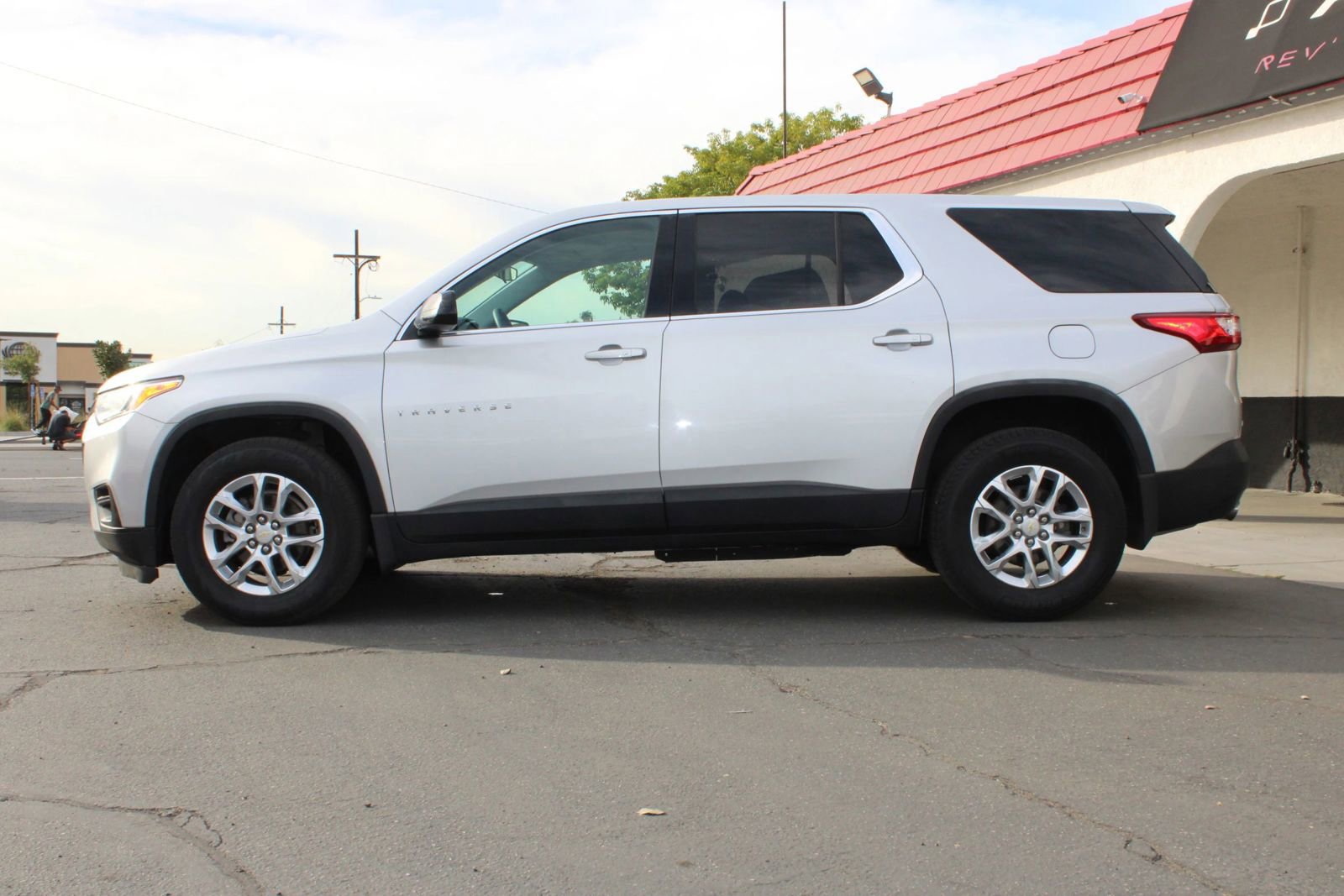 Used 2018 Chevrolet Traverse LS w/ LPO, Cargo Package image 43
