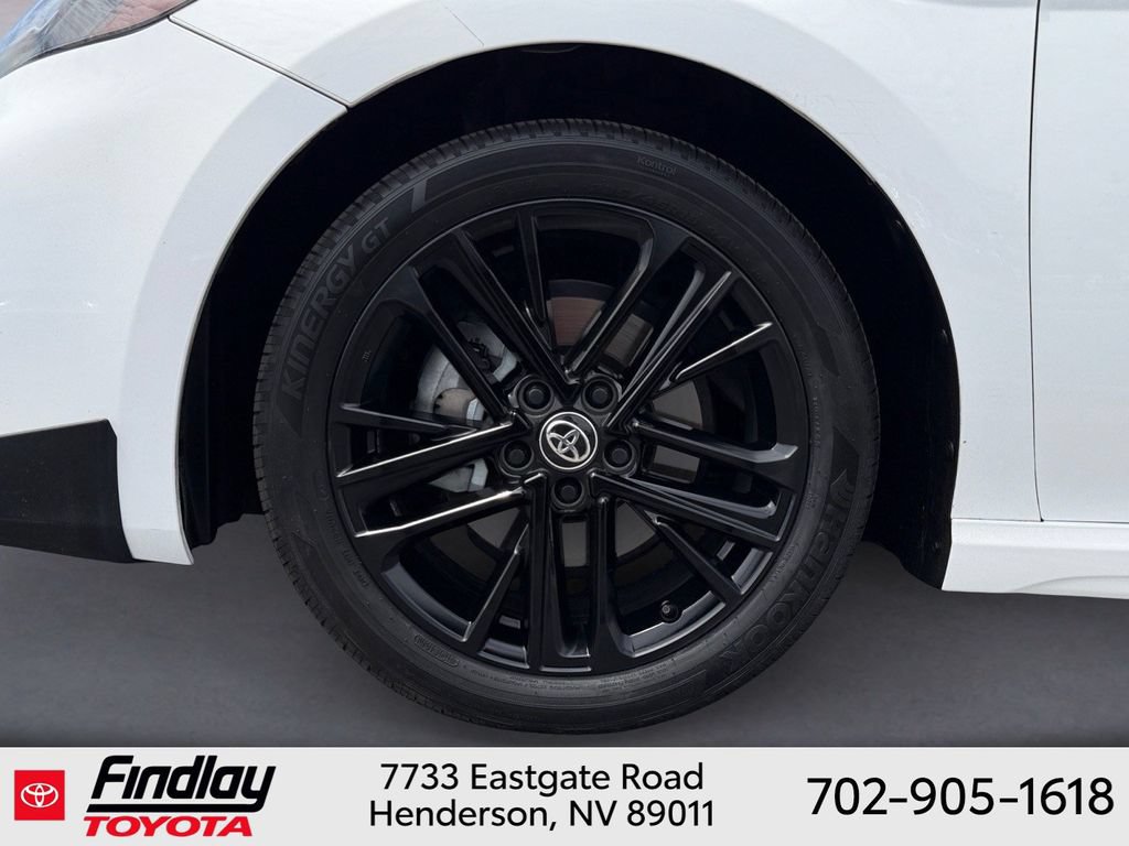 Used 2025 Toyota Camry SE AWD/4WD image 12
