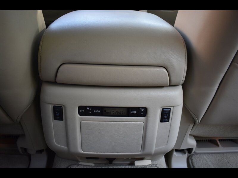 Used 2014 INFINITI QX80 2WD w/ Deluxe Touring Package image 32