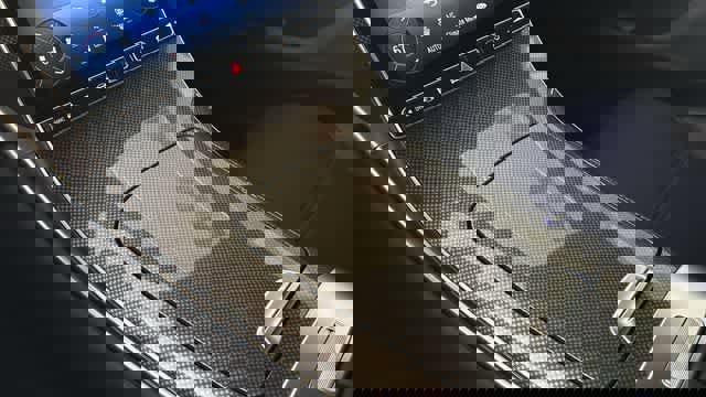 Used 2025 Mercedes-Benz GLC 300 4MATIC image 19