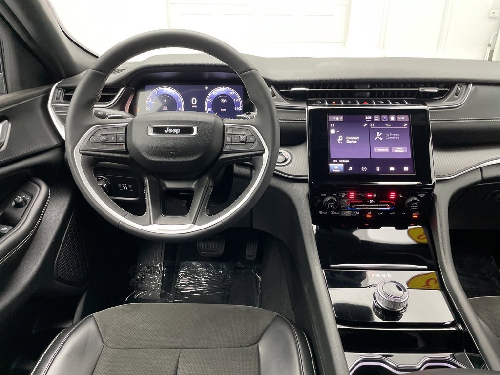 Used 2023 Jeep Grand Cherokee Altitude image 17