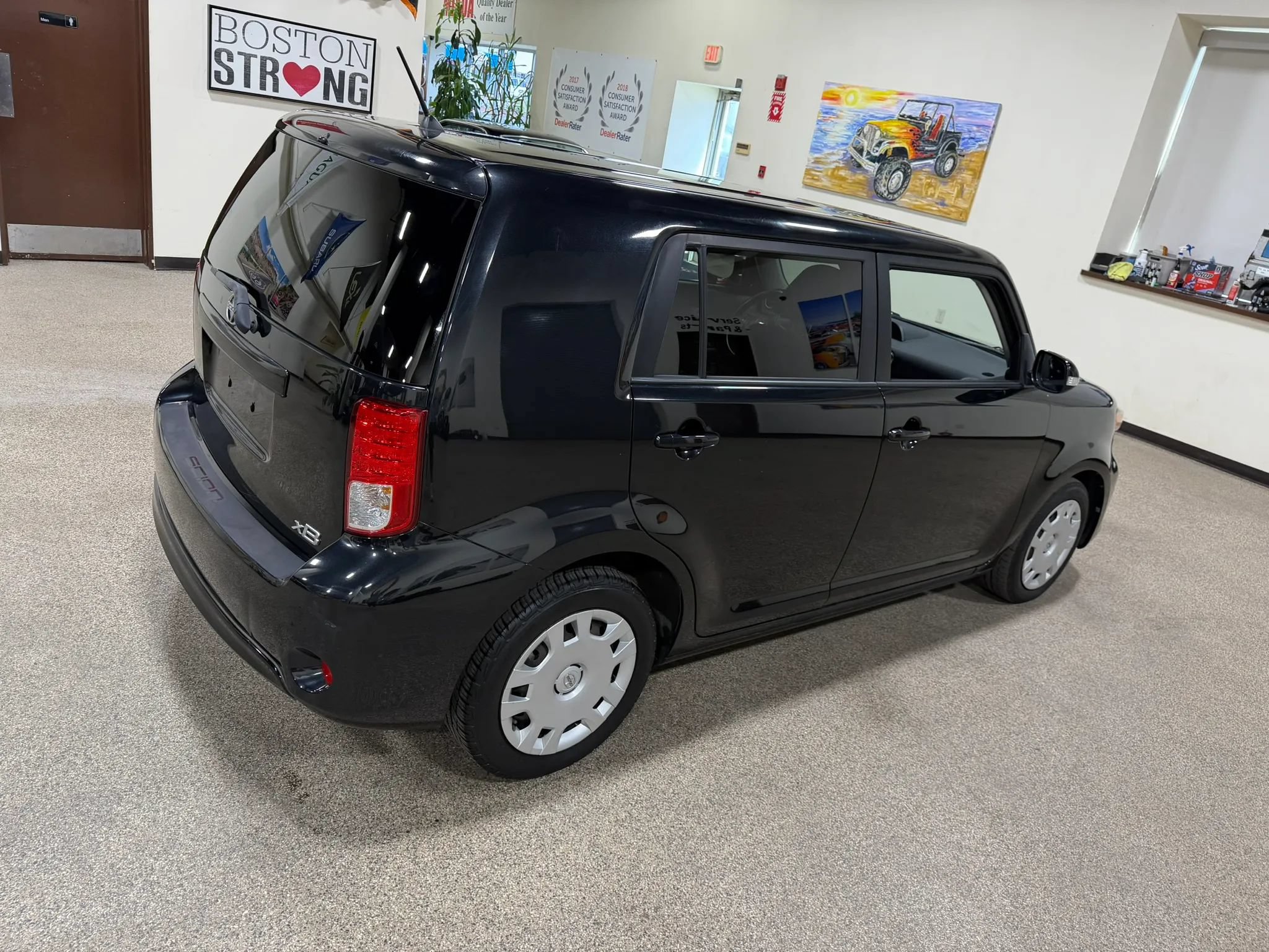 Used 2015 Scion xB FWD image 15