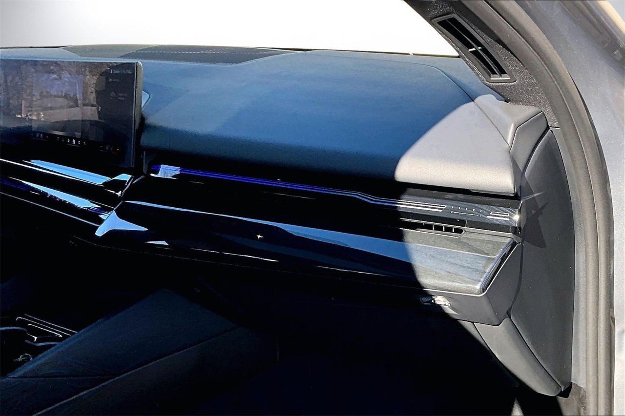 Used 2024 BMW 530i w/ Premium Package image 21