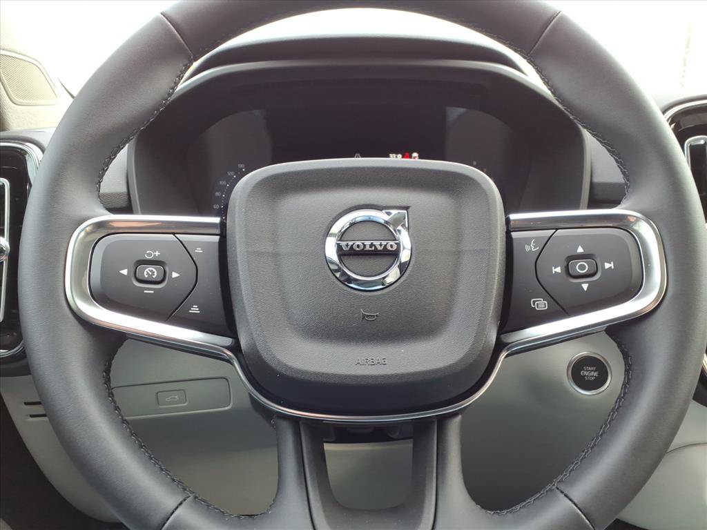 New 2026 Volvo XC40 B5 Plus w/ Protection Package Premier AWD/4WD image 23