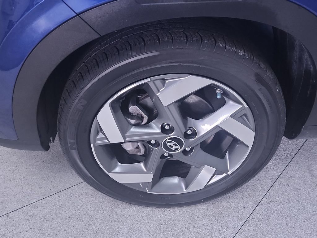 Used 2025 Hyundai Venue SEL FWD image 10
