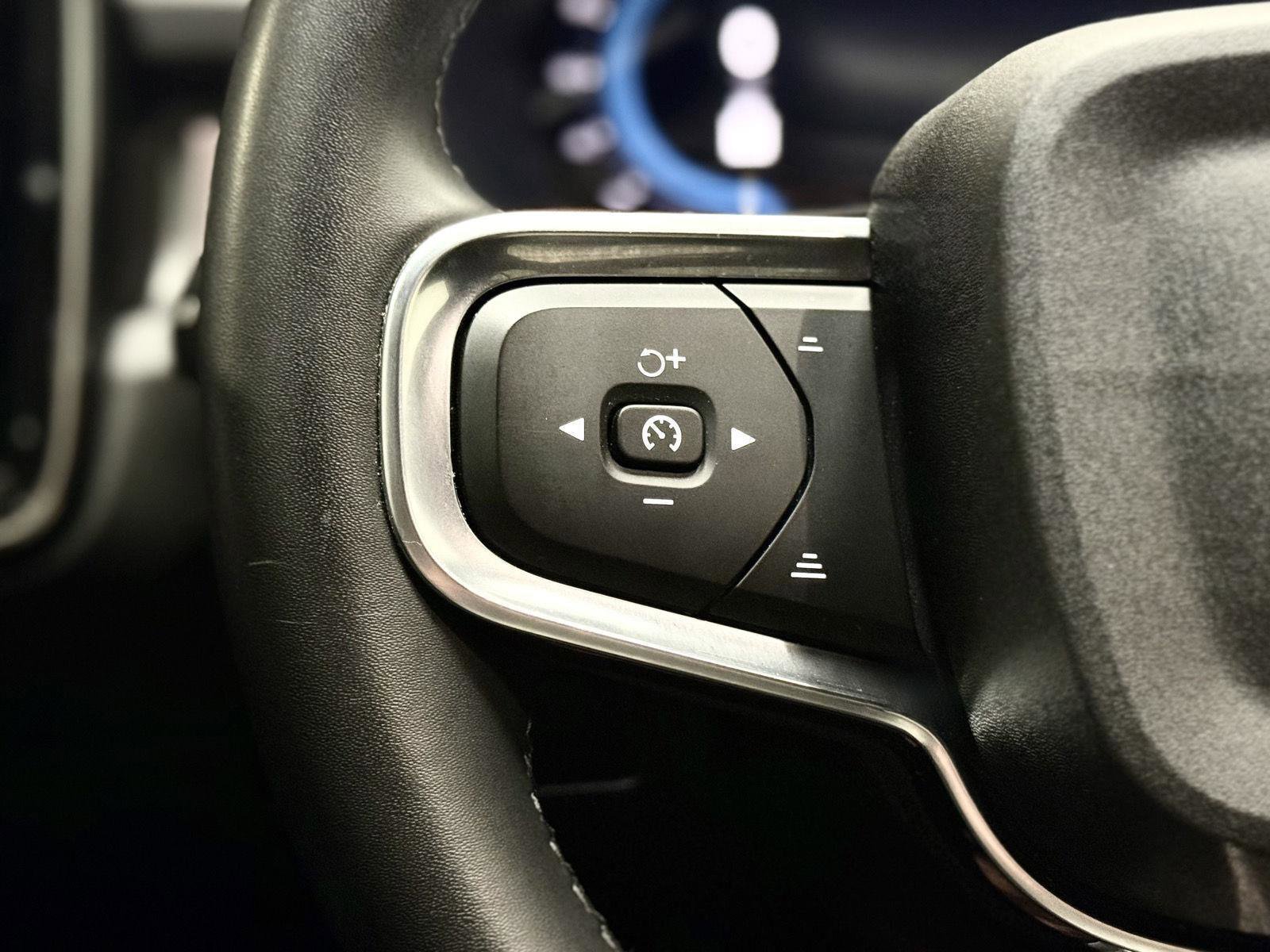 Used 2023 Volvo XC40 Recharge Ultimate w/ Protection Package Premier image 17