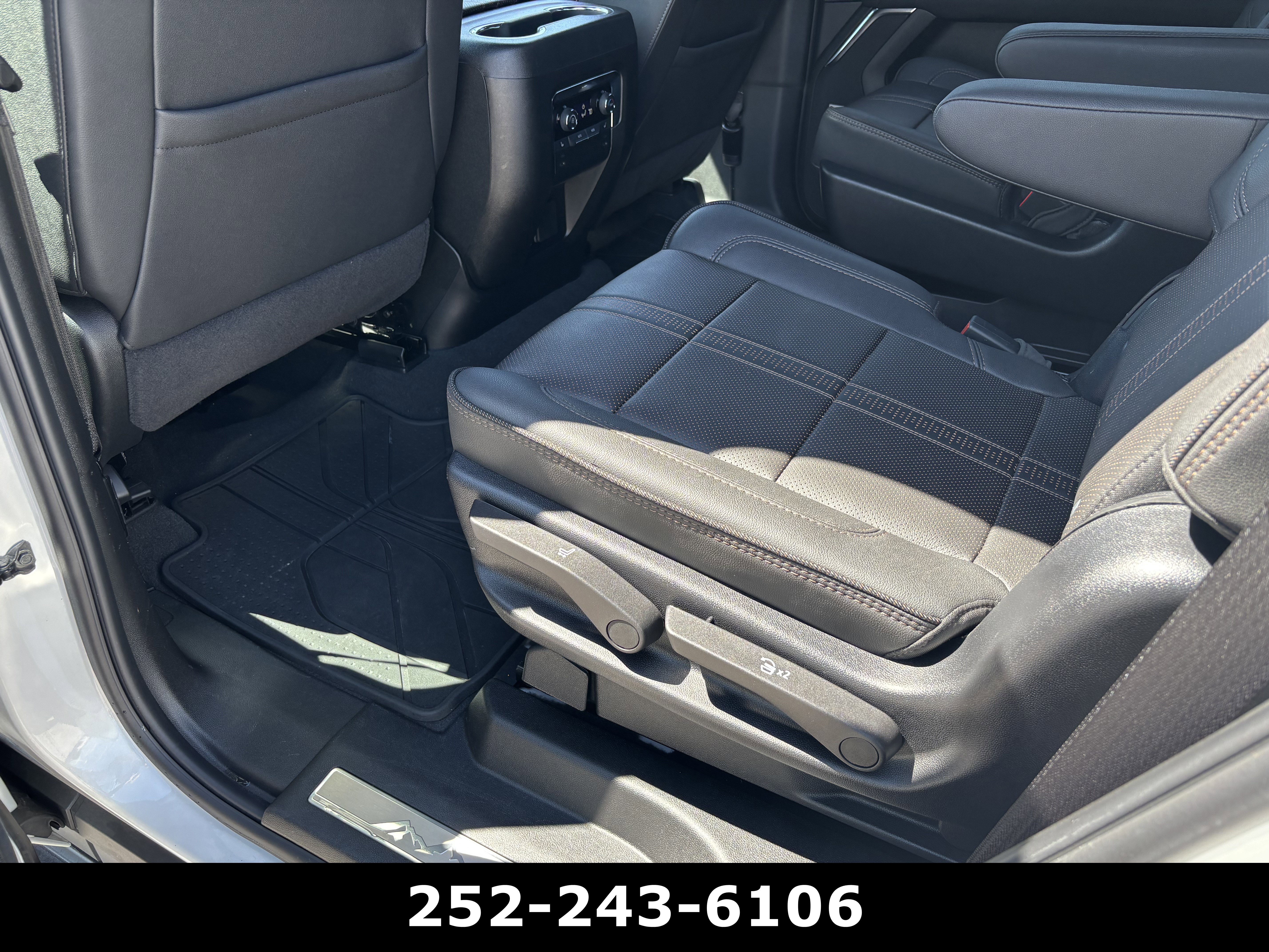 Used 2025 Chevrolet Tahoe High Country AWD/4WD image 30