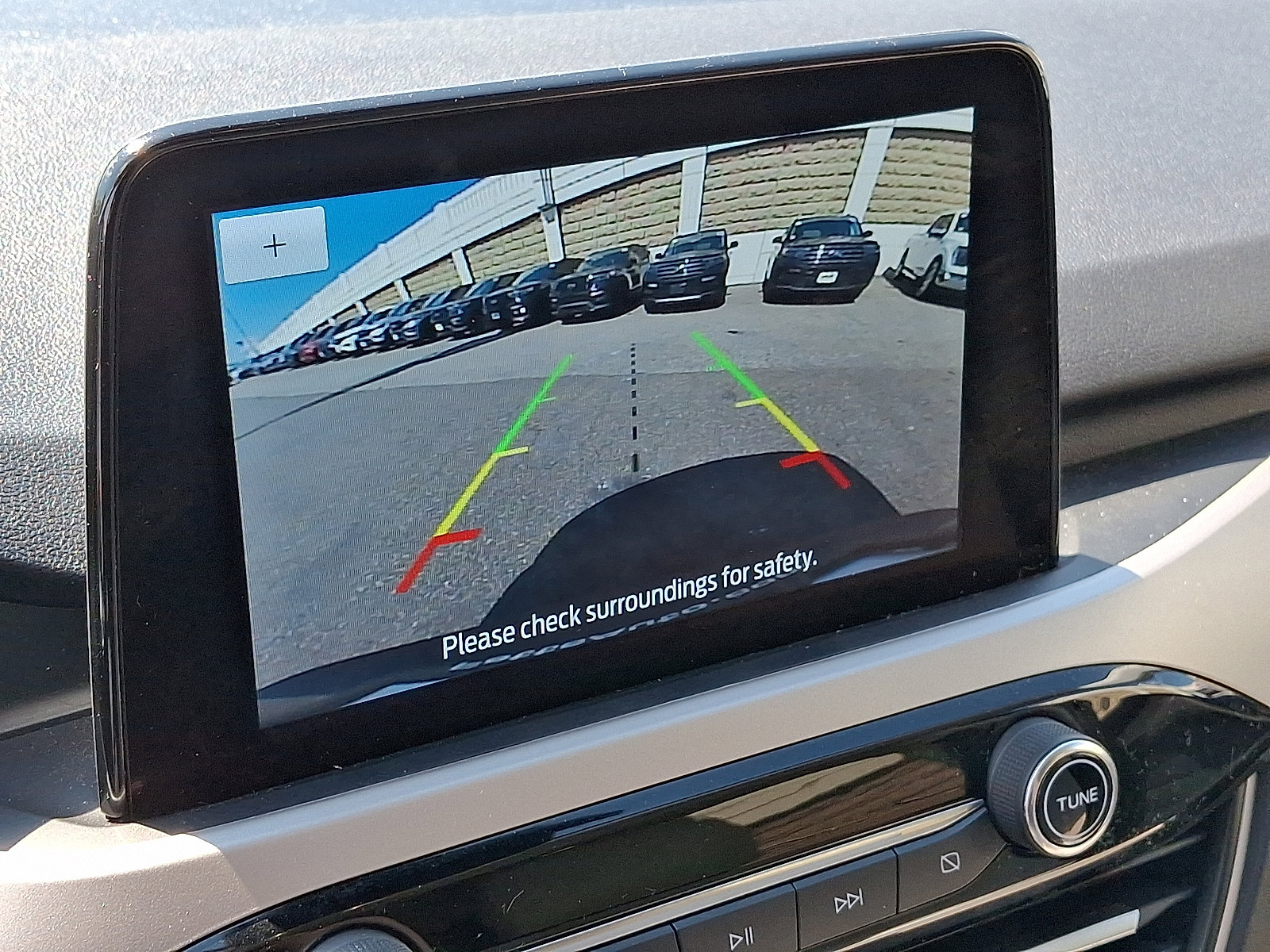 Certified 2022 Ford Escape SE w/ SE Sport Appearance Package image 17