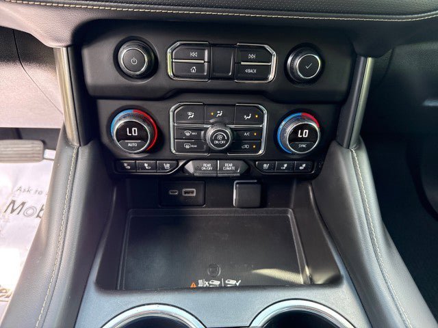 Used 2021 Chevrolet Suburban Premier AWD/4WD image 28