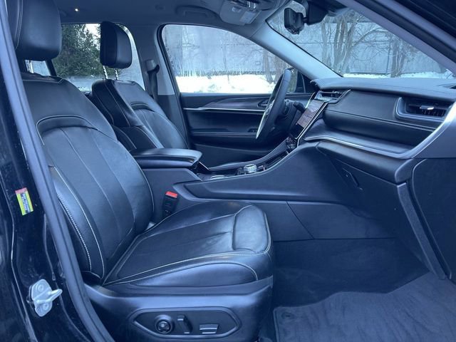 Used 2023 Jeep Grand Cherokee Limited w/ Luxury Tech Group II image 28