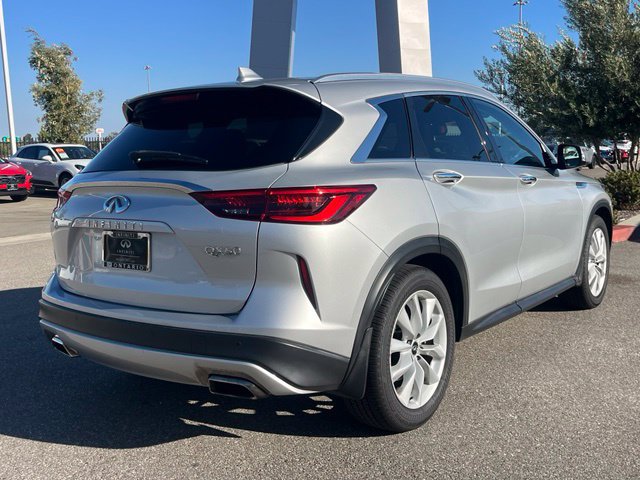 Certified 2019 INFINITI QX50 Essential w/ Cargo Package FWD image 4