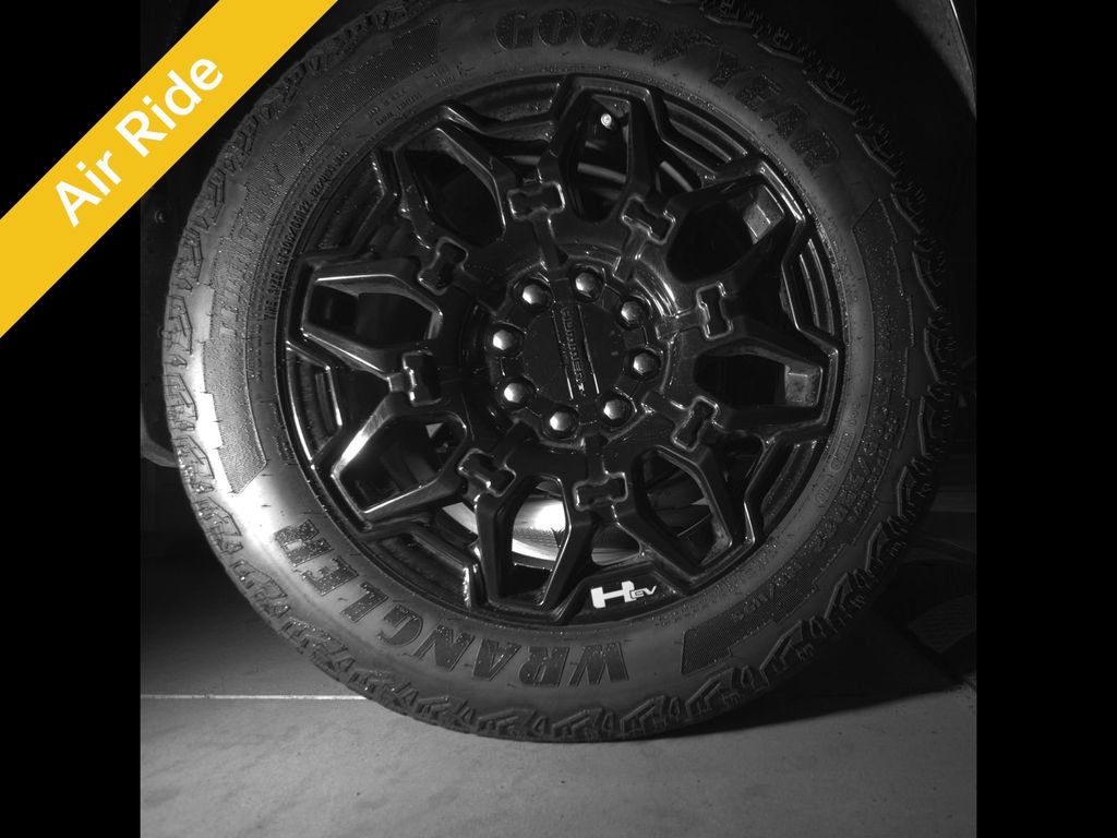 Used 2025 GMC Hummer EV 2X AWD/4WD image 10