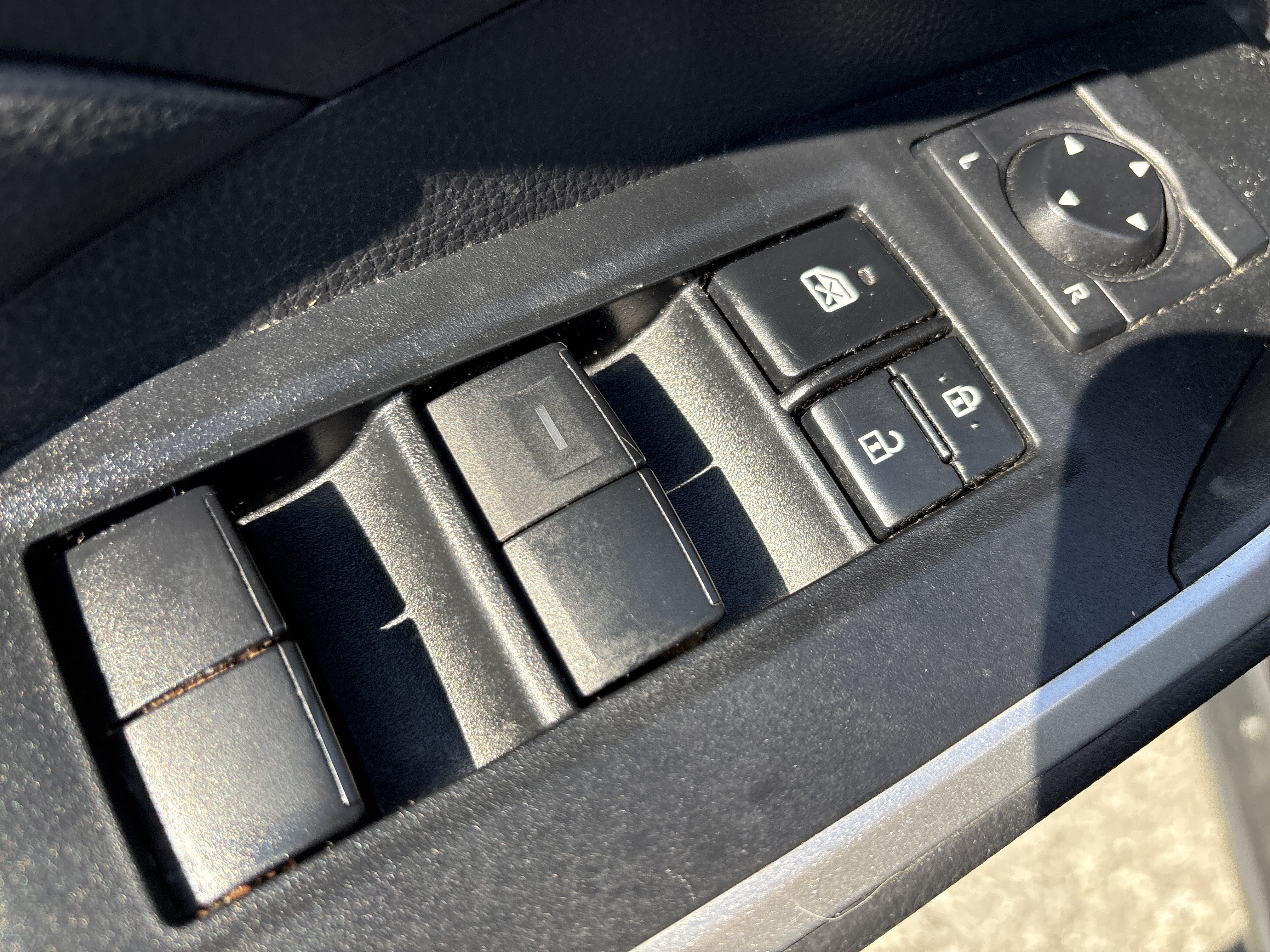 Used 2021 Toyota RAV4 XLE AWD/4WD image 14