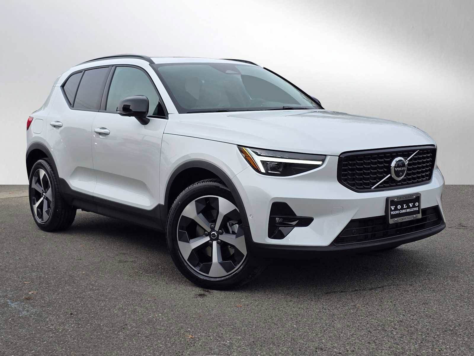 New 2026 Volvo XC40 B5 Plus w/ Protection Package Premier