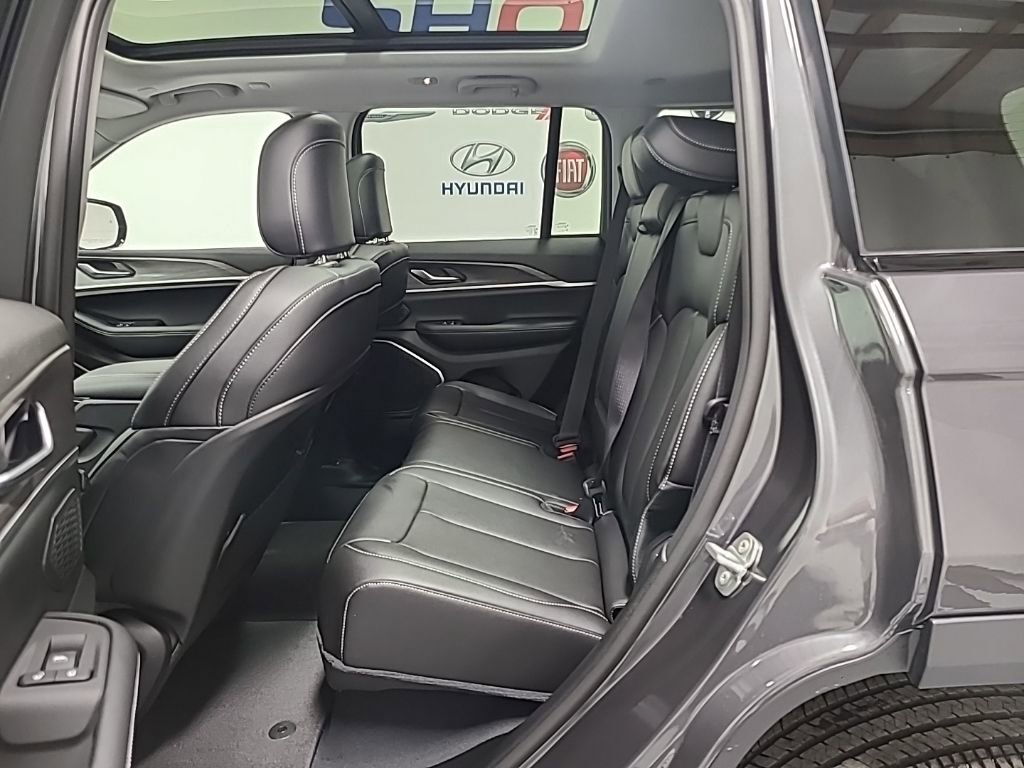 New 2023 Jeep Grand Cherokee 4WD 4xe image 36