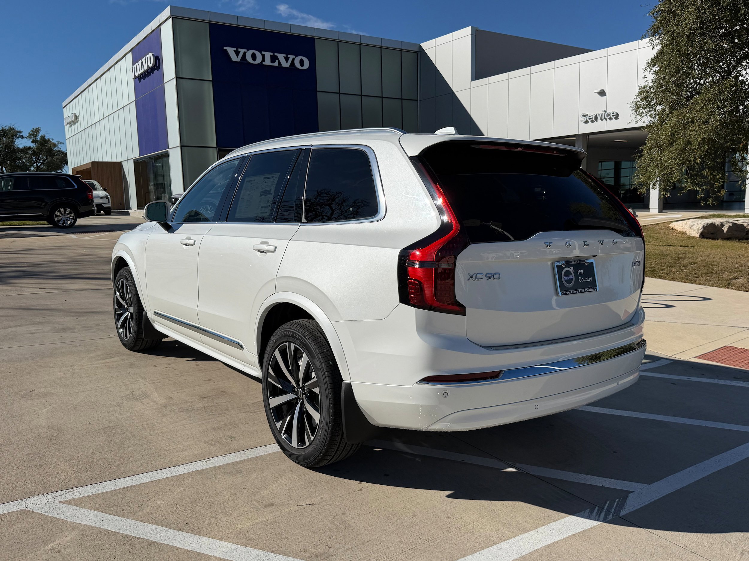 Used 2026 Volvo XC90 B5 Core w/ Protection Package Premier AWD/4WD image 4