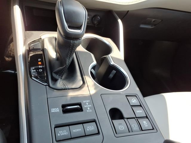 Used 2023 Toyota Highlander XLE AWD/4WD image 29