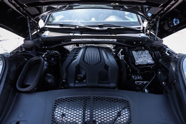 Used 2022 Porsche Macan AWD/4WD image 82