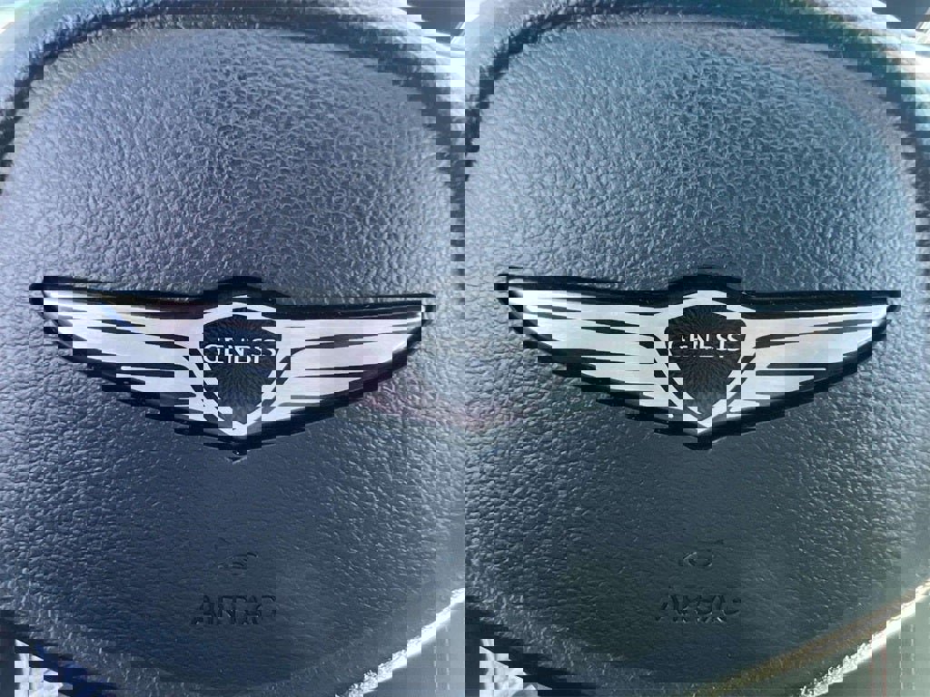 Used 2025 Genesis G70 2.5T w/ Sport Prestige Package image 32