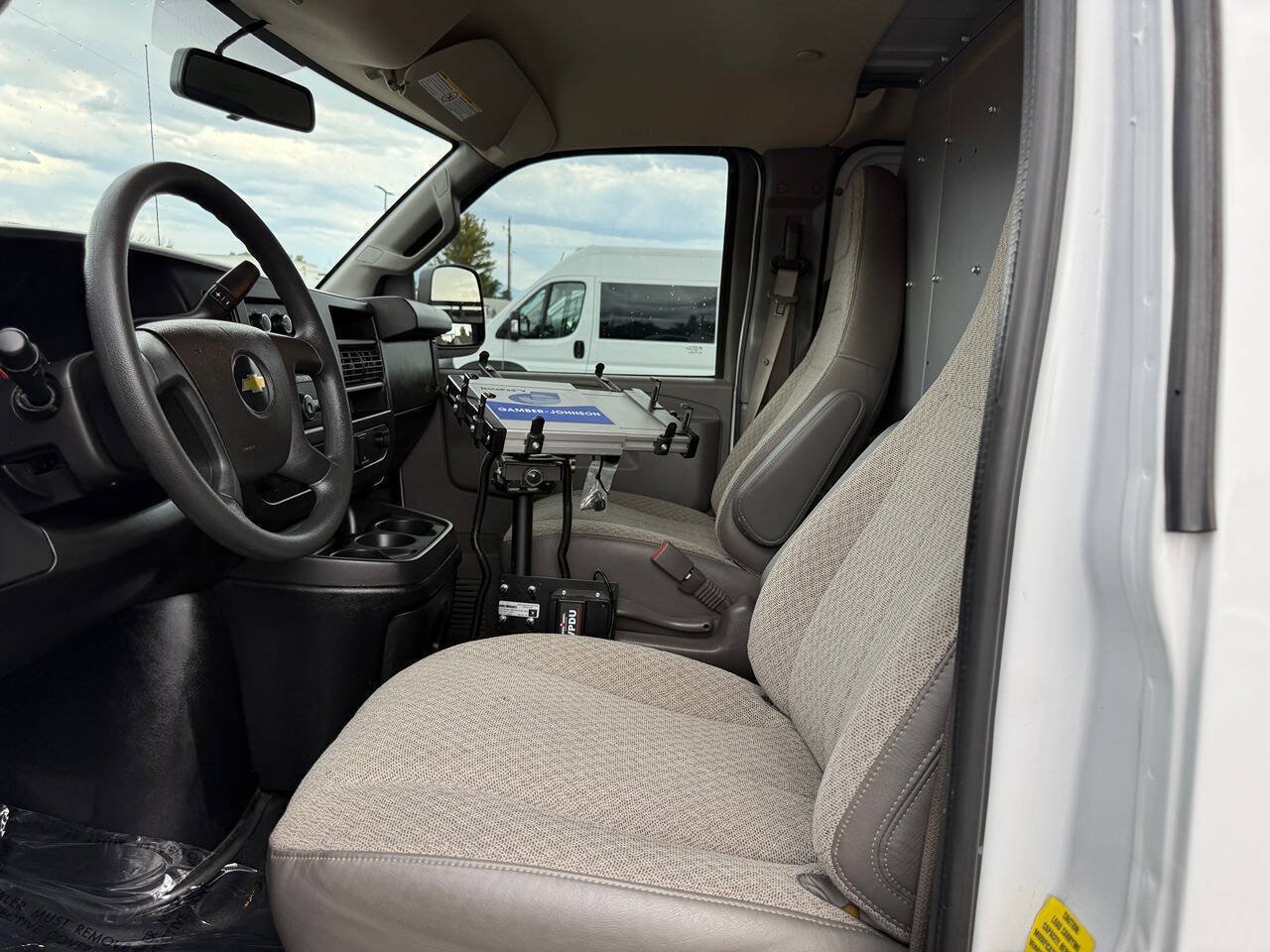 Used 2021 Chevrolet Express 2500 RWD image 14