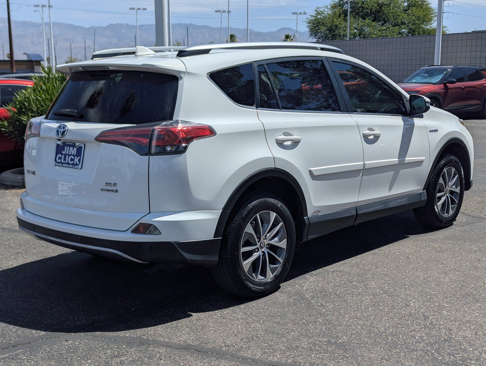 Used 2017 Toyota RAV4 XLE w/ Convenience Package AWD/4WD image 2