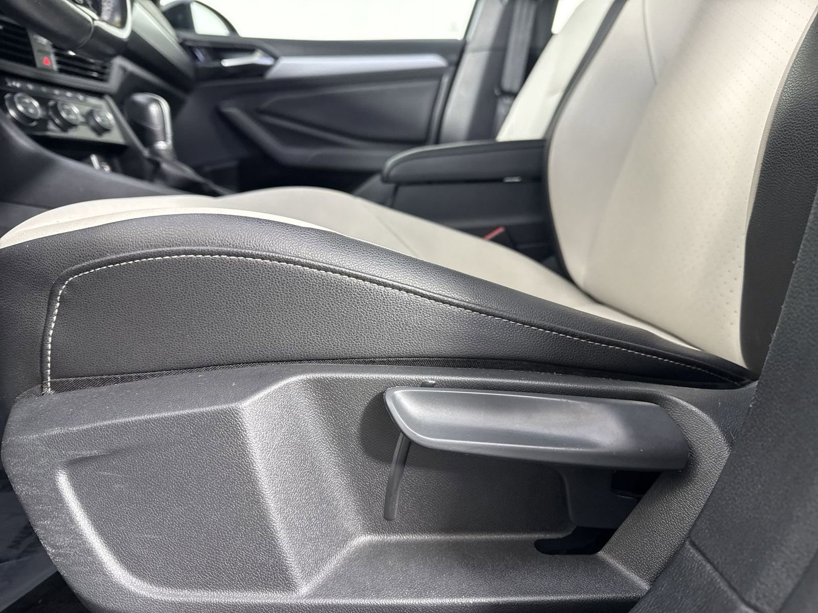 Used 2019 Volkswagen Jetta R-Line w/ R-Line Cold Weather Package image 19