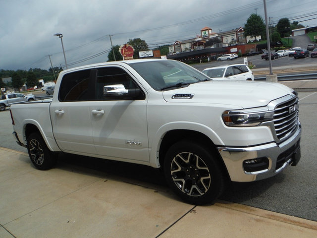 Used 2026 RAM 1500 Laramie AWD/4WD image 9