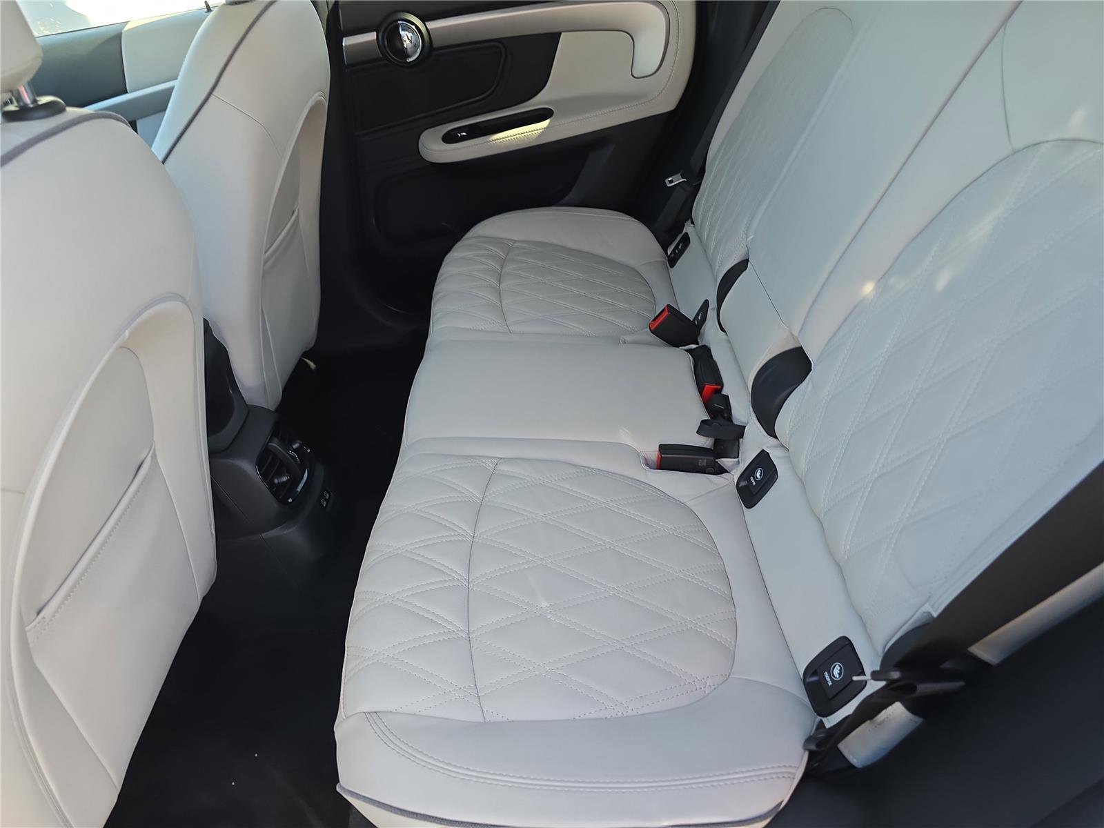 Used 2021 MINI Cooper Countryman SE w/ Premium Package image 16