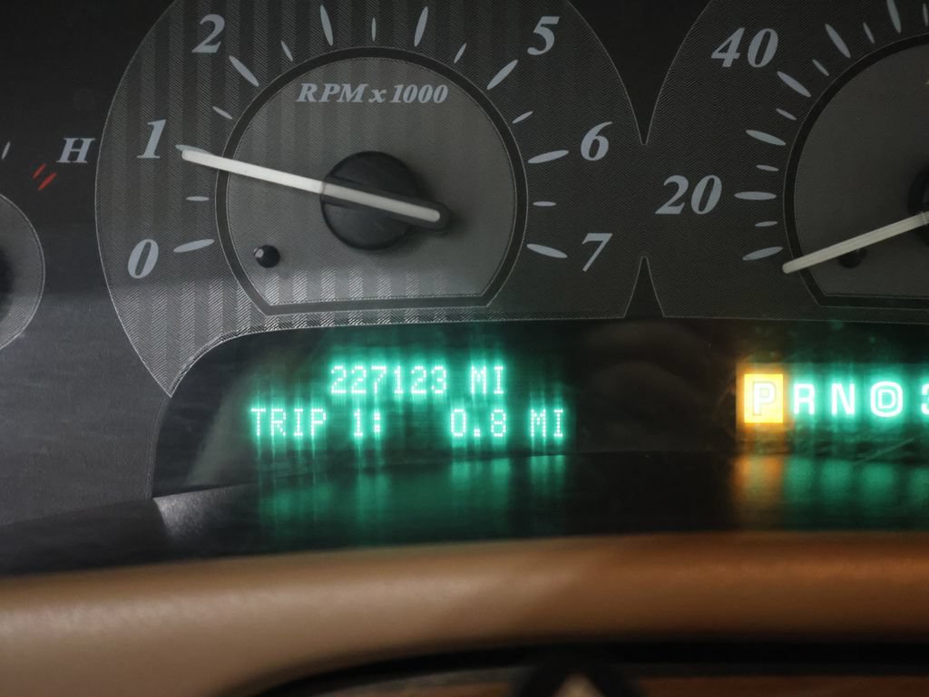 Used 2004 Buick Park Avenue w/ Prestige Feature Package FWD image 2