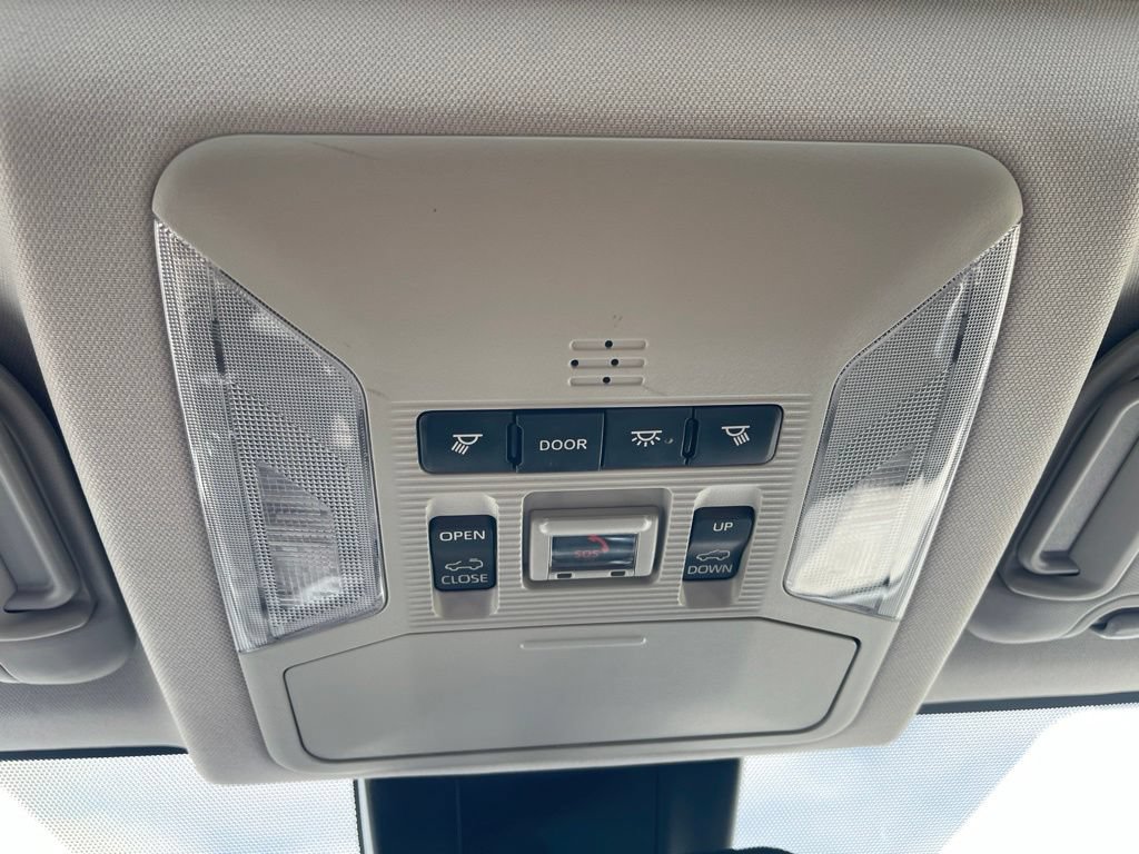 Used 2021 Toyota RAV4 XLE w/ Convenience Package FWD image 13