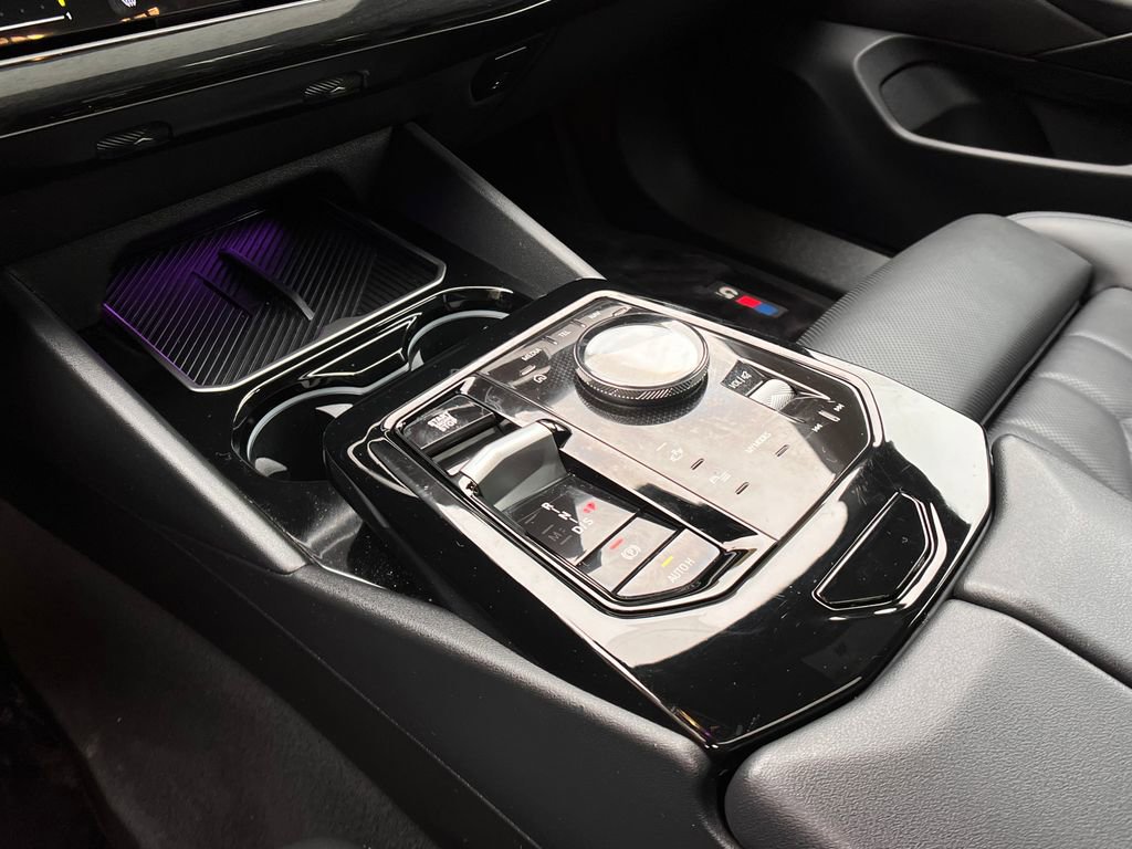 Used 2024 BMW 530i xDrive w/ Premium Package image 20