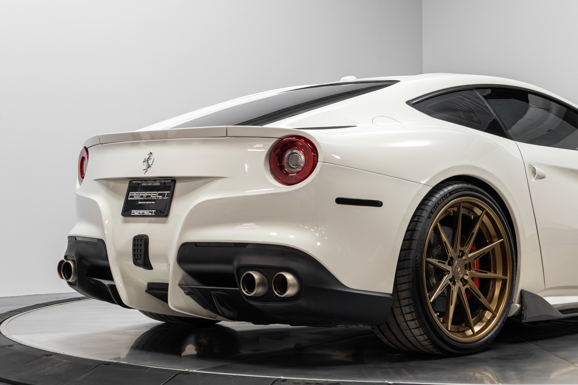 Used 2014 Ferrari F12 Berlinetta image 15