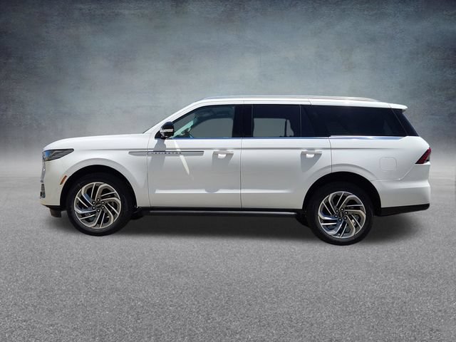 New 2026 Lincoln Navigator Premiere AWD/4WD image 4